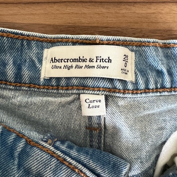 Abercrombie High Rise Mom Short: curve love - Picture 2 of 3